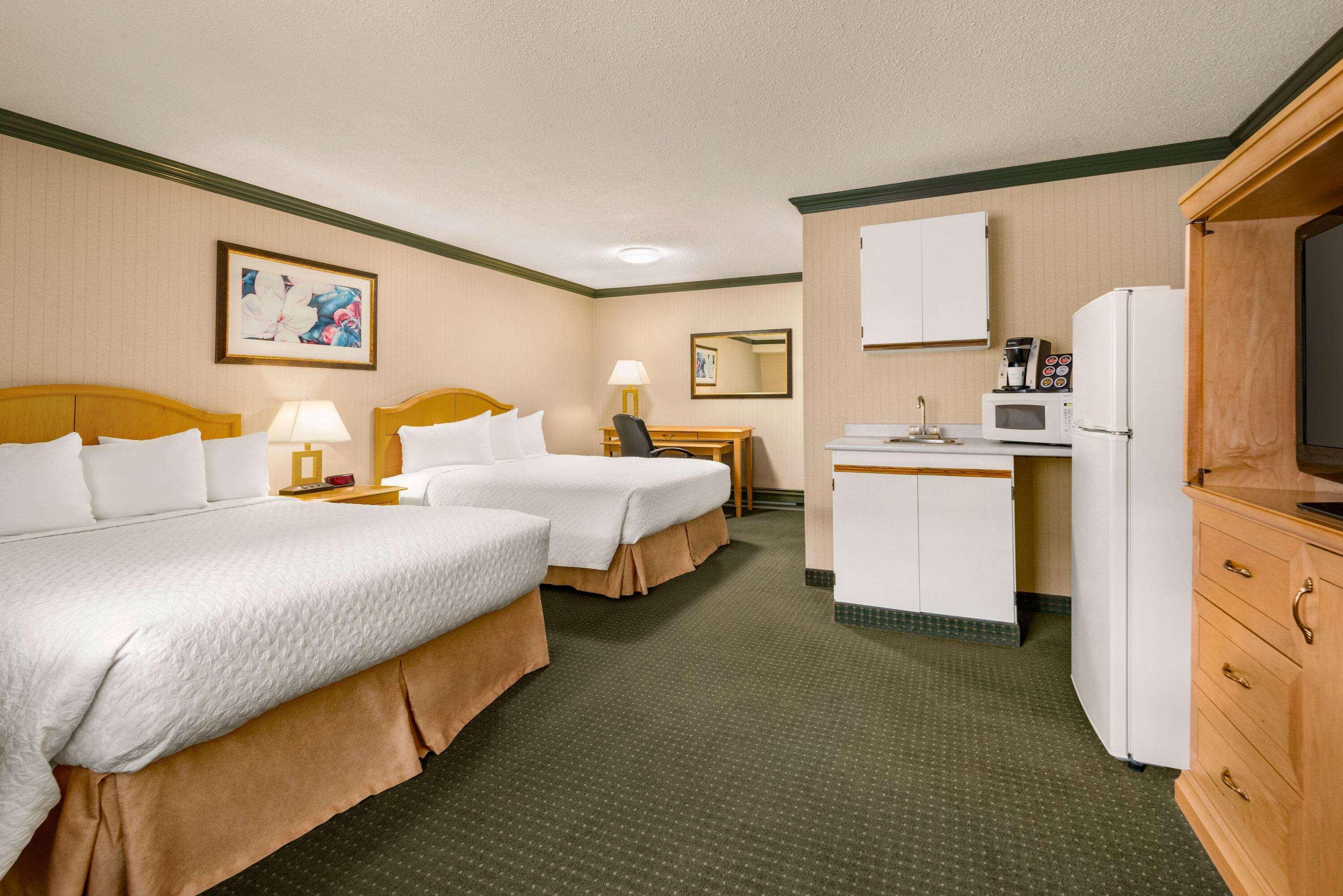 Travelodge By Wyndham Dawson Creek Zewnętrze zdjęcie